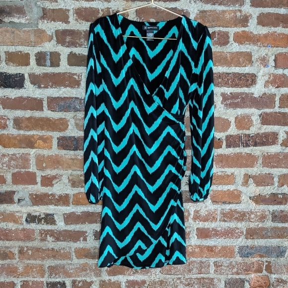 INC International Concepts Petite Medium Black & Green Chevron Dress w/‎ Ruching - Picture 1 of 10